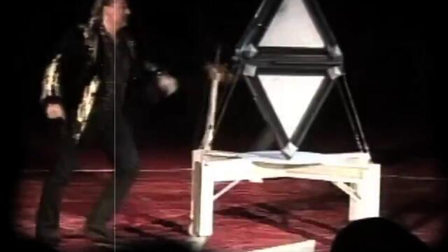 10 Amazing Magic Show Illusions