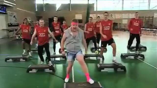 Смях  Играчите на Ман Юнайтед загряват