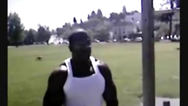 негър прави 45 набиранки На Лост