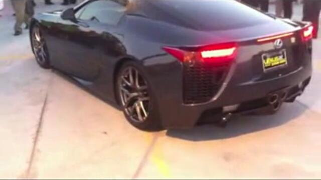 Lexus LFA revving!!