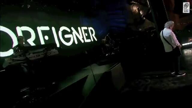 Foreigner - Urgent  (Official 2011 Live HD Video) from ACOUSTIQUE &amp; MORE   LIVE IN CHICAGO
