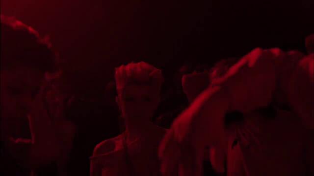 Robyn - Dancing On My Own. 2010. (HD) 1280x720