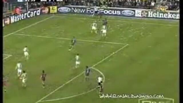 Невероятен финт на Роналдиньо