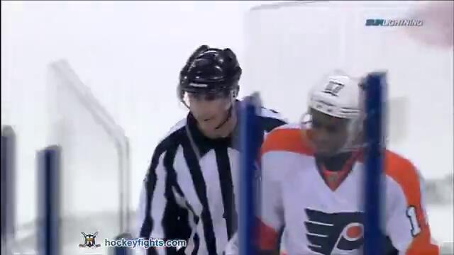 Wayne Simmonds vs Eric Brewer Dec 27, 2011