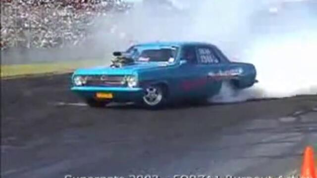 GAZ 24 V8 burnout!!!!