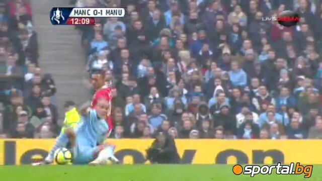 Заслужаваше ли Венсан Компани да получи червен картон срещу Манчестър Юнайтед?